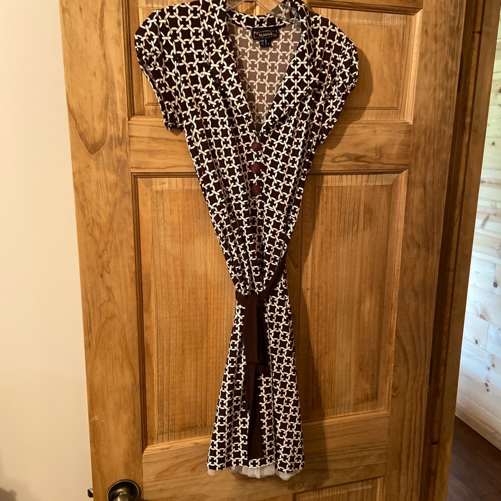 Brown pattern dress